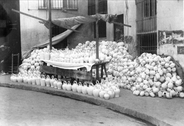 botijos en la plaza redonda de valencia 768x528